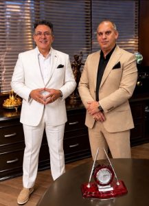 TONY CORTÉS Y EDERSY SUÁREZ IMPULSAN UNA INICIATIVA DE EDUCACIÓN JURÍDICA PARA LOS HISPANOS